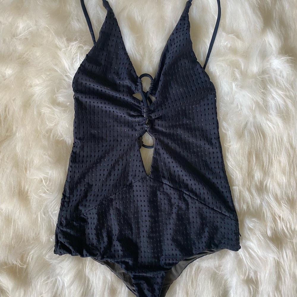 NWOT black mesh Kokomo